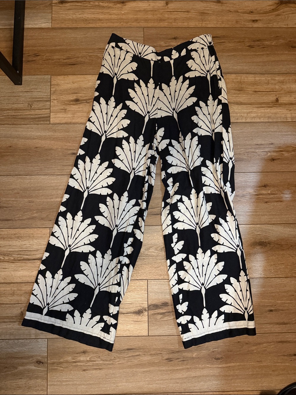 LOFT Black and White Wide-Leg Printed Pants